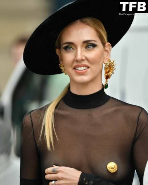 Chiara Ferragni Looks Stunning Without a Bra in Paris - city Paris on modelies.com