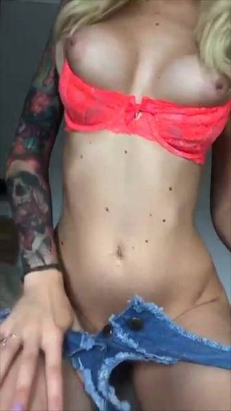 Missttkiss morning naked teasing xxx porn videos on modelies.com