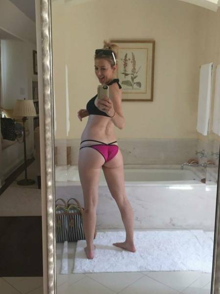 Iliza Shlesinger Sexy Bikini Selfies Set Leaked - Usa on modelies.com