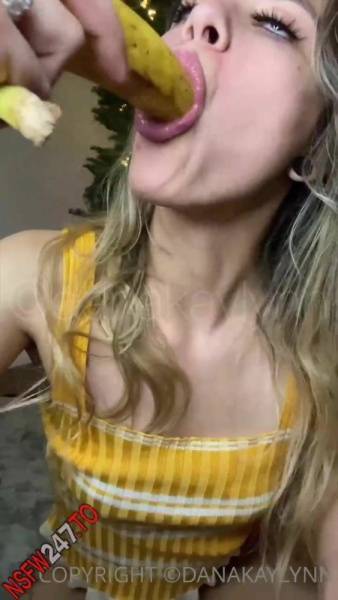 Dana Kay Lynn That one time I sucked and fucked a banana for Christmas almost 10 minutes onlyfans porn videos on modelies.com