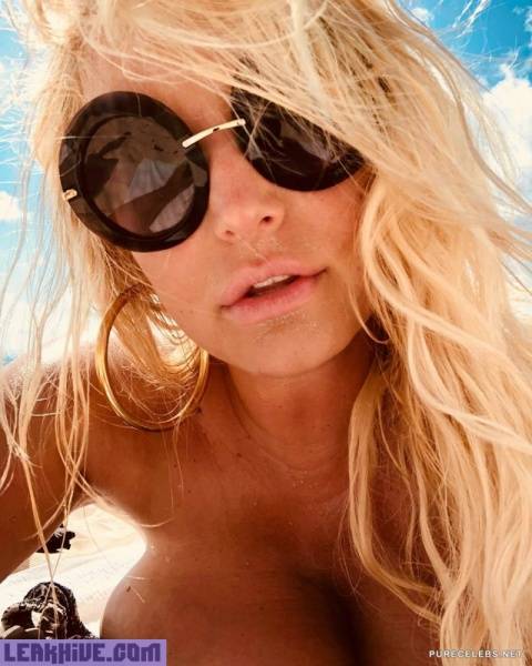 Leaked Jessica Simpson Topless And Bikini Selfie Shots on modelies.com