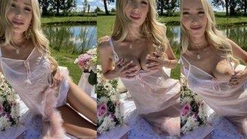 GwenGwiz Leaked Nude Picnic Photos on modelies.com