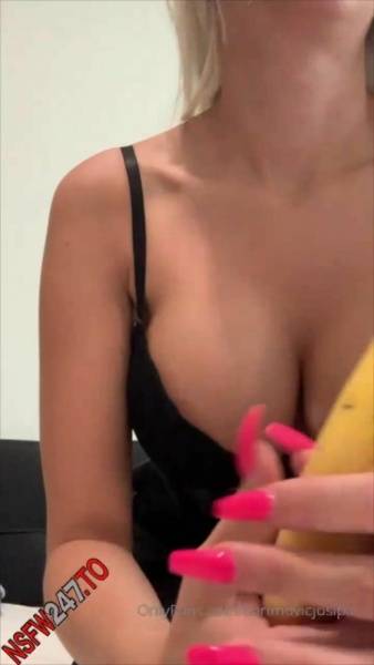 Josipa Karimovic banana show porn videos on modelies.com