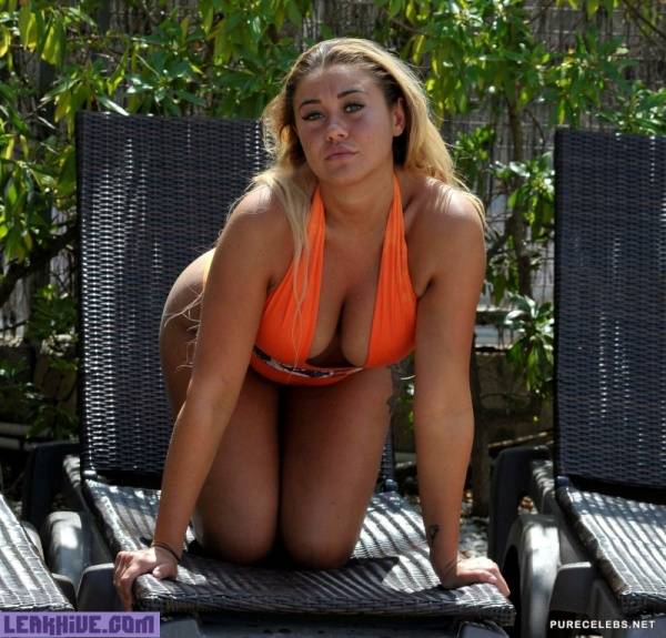 Leaked Reality Star Ellie Young Shows Off Great Cleavage In A Orange Swimsuit on modelies.com