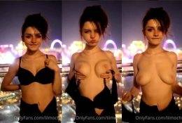 Lilmochidoll Nude Striptease Video Leaked on modelies.com