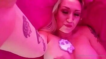Alanaevansxxx it's friday that means a brand new on my page xxx onlyfans porn videos on modelies.com