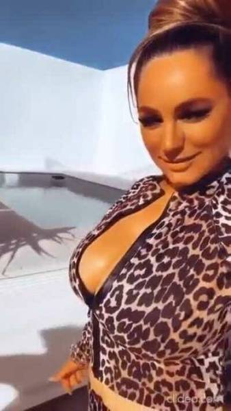Nude Tiktok Leaked Sydney Sweeney showing off her cleavage on modelies.com