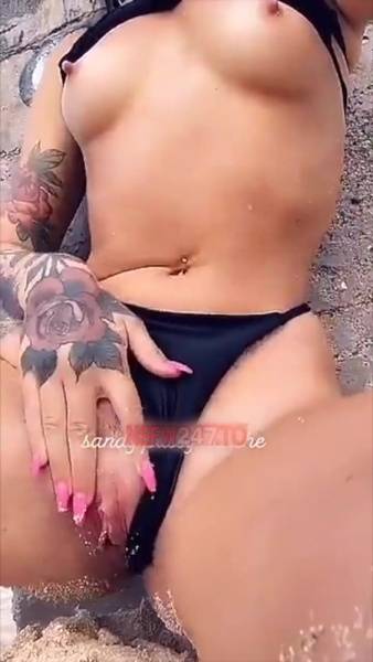 Madeleine Ivyy boobs & pussy flashing on public beach snapchat premium xxx porn videos on modelies.com