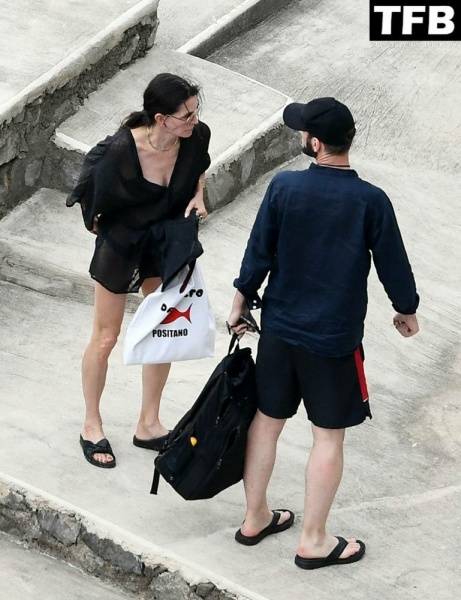 Courteney Cox Enjoys the Summer Holiday with Johnny McDaid in Positano on modelies.com