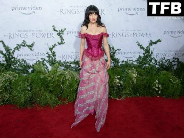 Markella Kavenagh Flaunts Her Cleavage at the Premiere of 1CThe Lord of the Rings: The Rings of Power 1D in LA on modelies.com