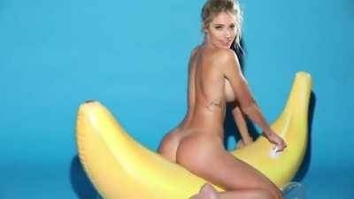 Ride the Banana on modelies.com