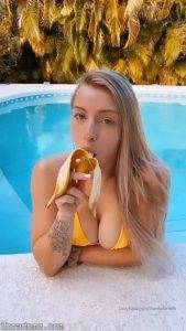 TheRealBrittFit Onlyfans Nude Teen Love Bananas on modelies.com