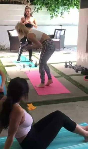 Yoga class rated ????? on modelies.com