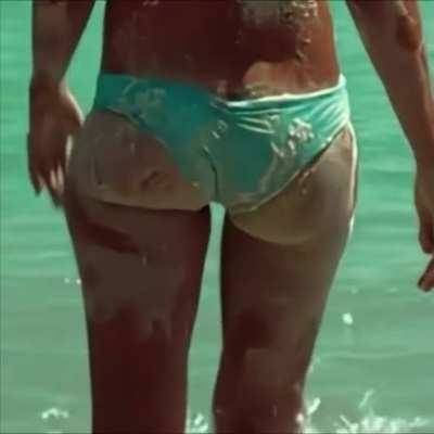 Jessica Alba's ass on modelies.com