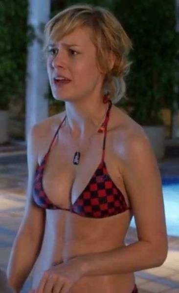 19 year old Brie Larson and her cleavage on modelies.com