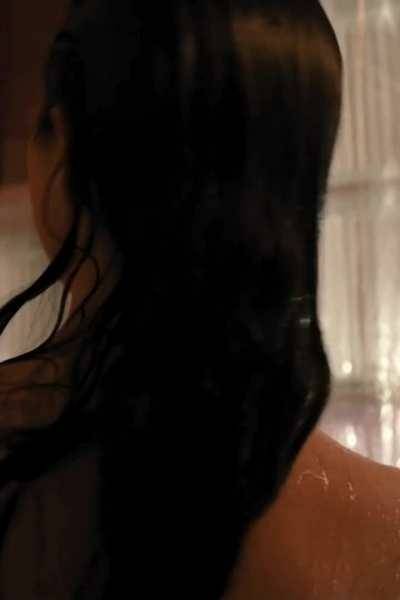 Selena Gomez - showering topless (nipples hidden) in new show on modelies.com
