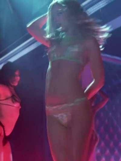 Natalie Portman was so hot as a stripper on modelies.com