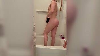 Cheerleaderkait who wants to help me in the shower onlyfans leaked video on modelies.com