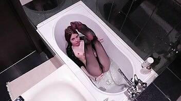 Yukki amey taking the bathtub in pantyhose xxx video on modelies.com
