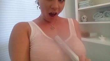 Anabelle Pync dabbles in the bathroom premium free cam snapchat & manyvids porn videos on modelies.com