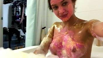 Nude Uma Jolie in the bath premium free cam & manyvids porn videos on modelies.com