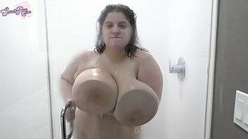 Sarah rae morning shower huge tits boobs BBW porn video manyvids on modelies.com