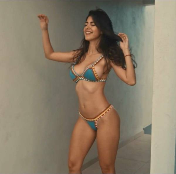 Ari Dugarte Bikini Outdoor Posing Patreon Video Leaked - Venezuela on modelies.com