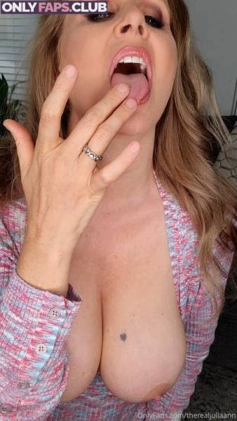 Therealjuliaann OnlyFans Leaks (26 Photos) on modelies.com