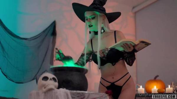 Eva Elfie Blowjob Witch Cosplay OnlyFans Video Leaked on modelies.com