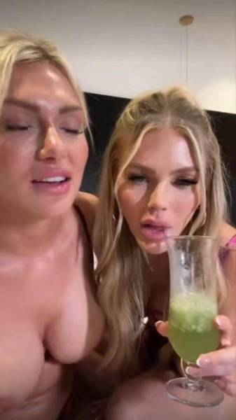 ScarlettKissesXO Nude Lesbian Livestream OnlyFans Video Leaked on modelies.com