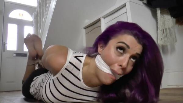 Roxxi cleave gagged and hogtied - Britain on modelies.com