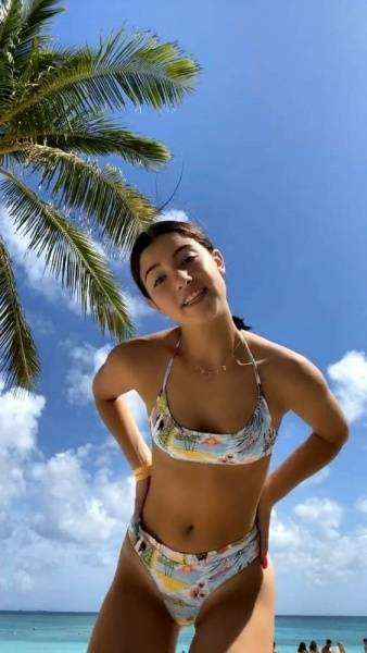Charli D 19Amelio Sexy Beach Bikini Dance Video Leaked - Usa on modelies.com