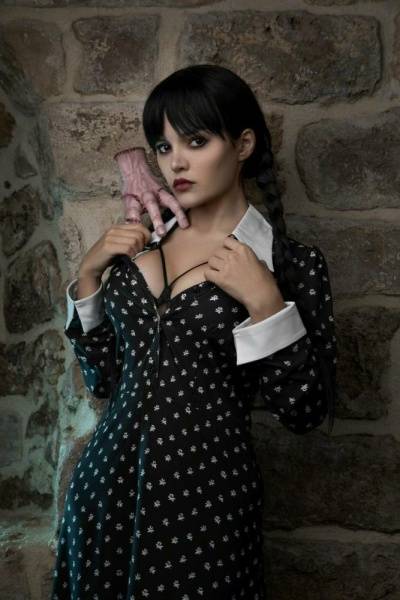 Kalinka Fox Nude Wednesday Addams Cosplay Patreon Set Leaked on modelies.com