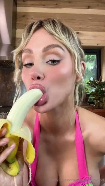 Sara Jean Underwood Banana Blowjob OnlyFans Video Leaked - Usa on modelies.com