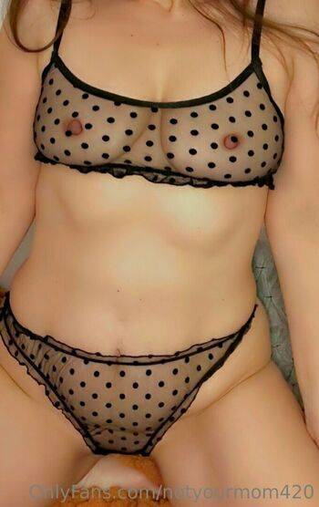 Molly / mollywiththebody / notyourmom420 / tweetsandboobs Nude on modelies.com